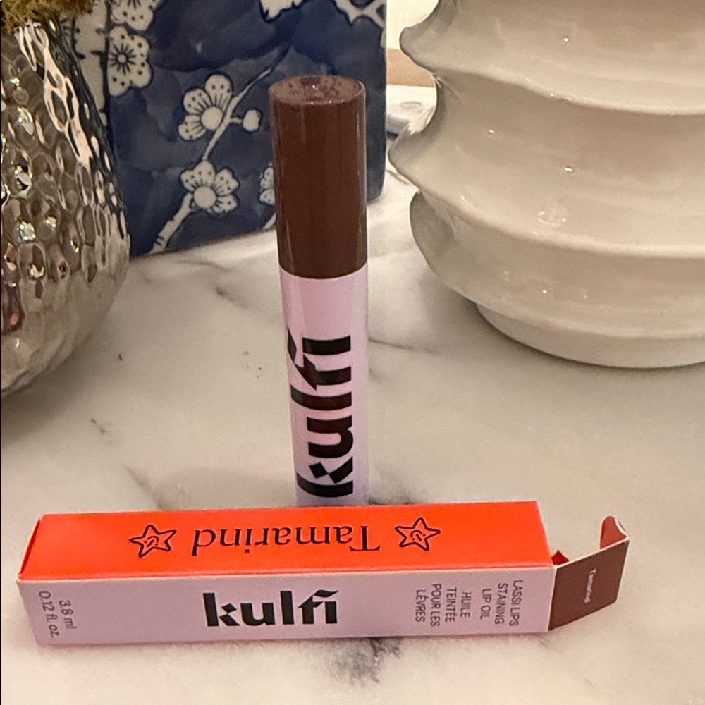 Kulfi
Lassi Lips Staining Long-Lasting Moisturizing Lip Oil - Picture 5 of 5